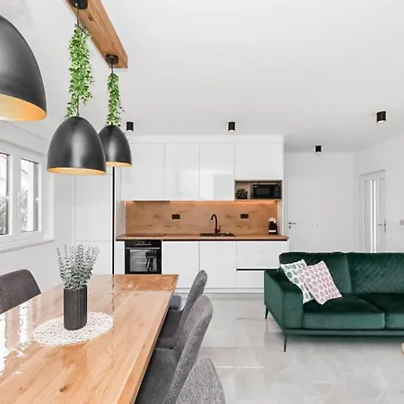 Lovely In With Kitchen Vir