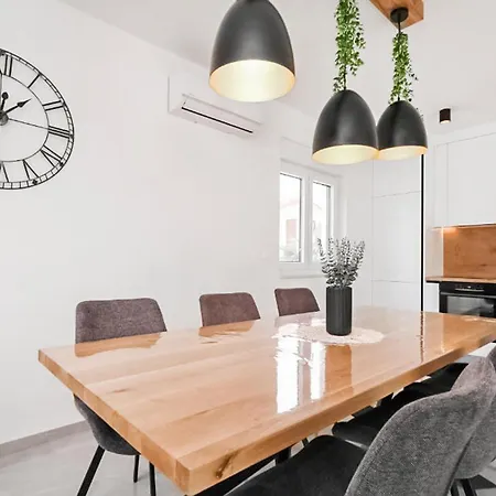 Lovely In With Kitchen